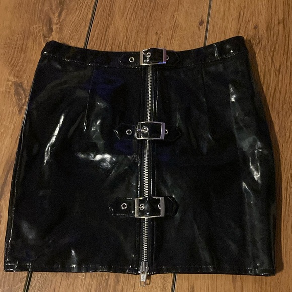 Small PVC/Pleather Zipper and Buckle Mini Skirt - Picture 1 of 3